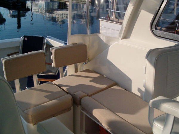 Helm deck seating