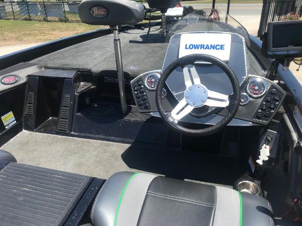 2015 Ranger Boats boat for sale, model of the boat is Z118C & Image # 6 of 14