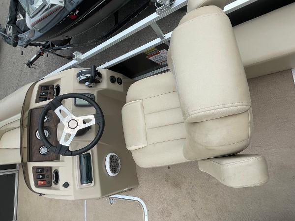 2014 Bennington boat for sale, model of the boat is 22ss & Image # 3 of 13