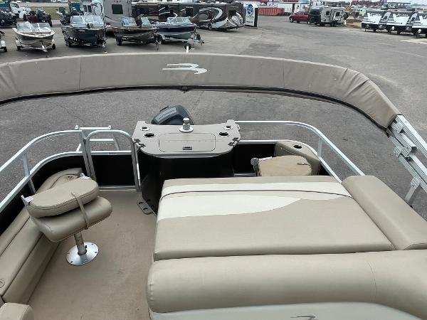 2014 Bennington boat for sale, model of the boat is 22ss & Image # 5 of 13