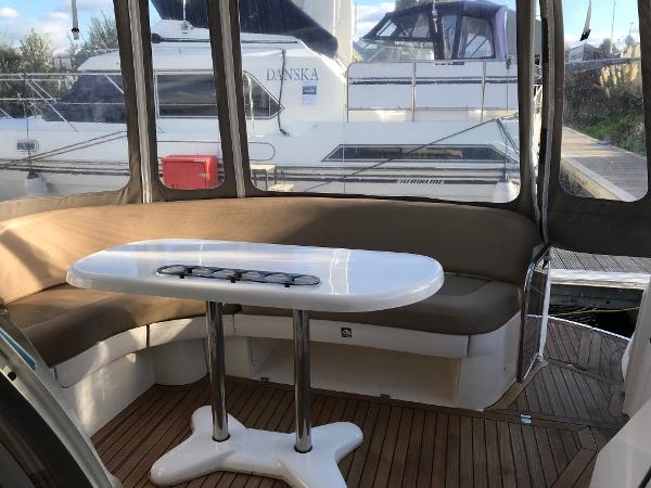 2001 Sealine F37