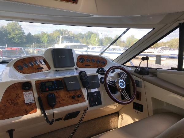 2001 Sealine F37