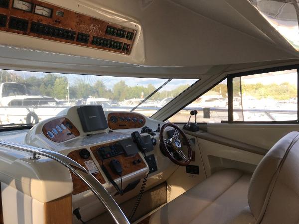 2001 Sealine F37