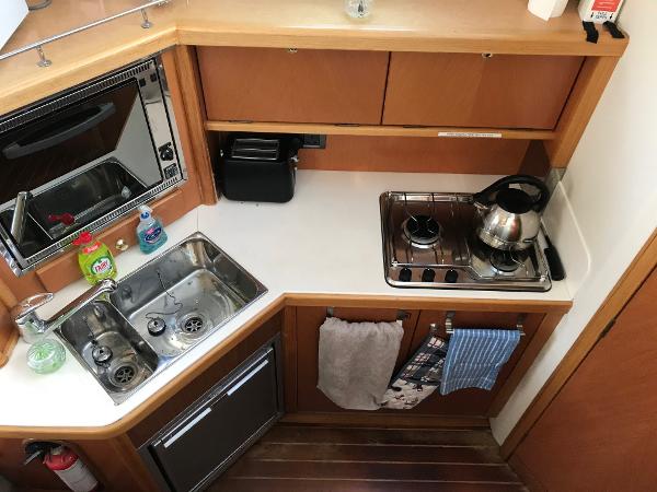 2001 Sealine F37