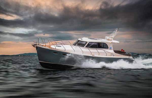 Rockharbour_Yachts_RH_42_S_Motor_Yacht