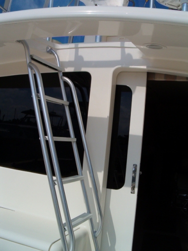 Comfortable Flybridge Access