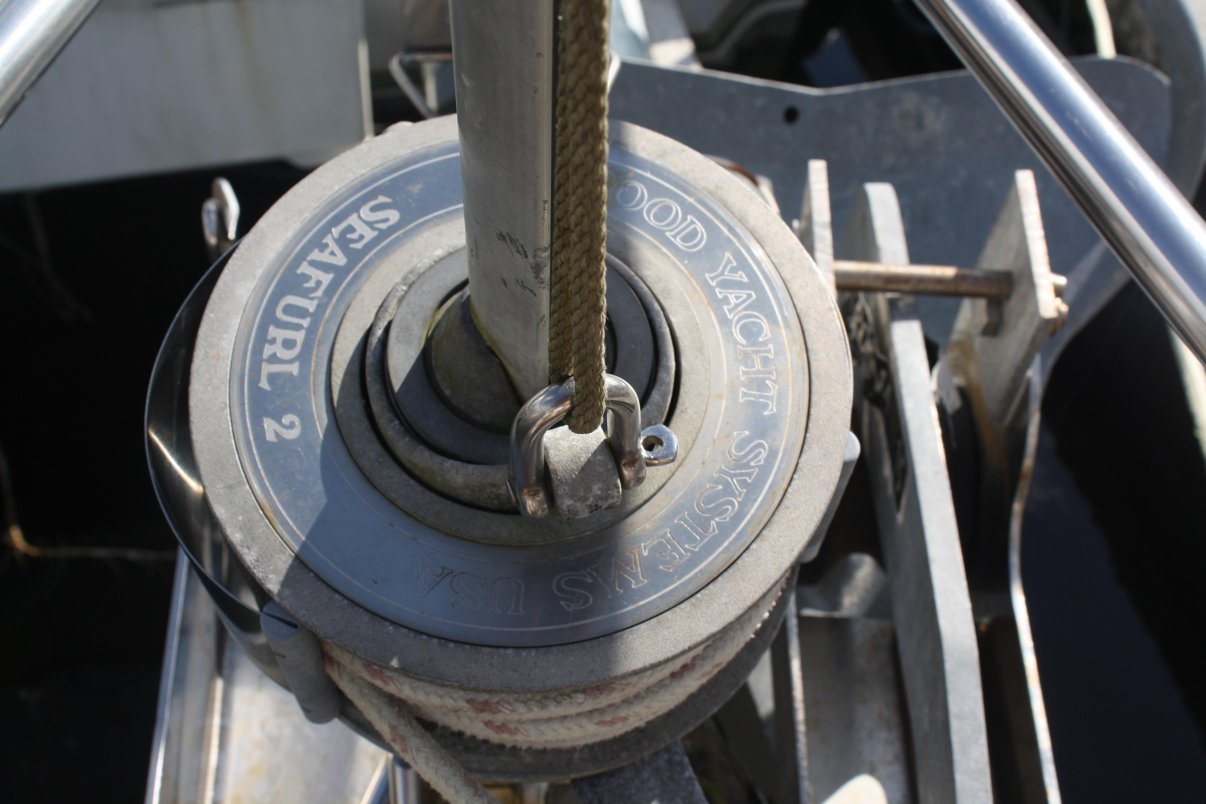 SeaFurl Headsail Furler