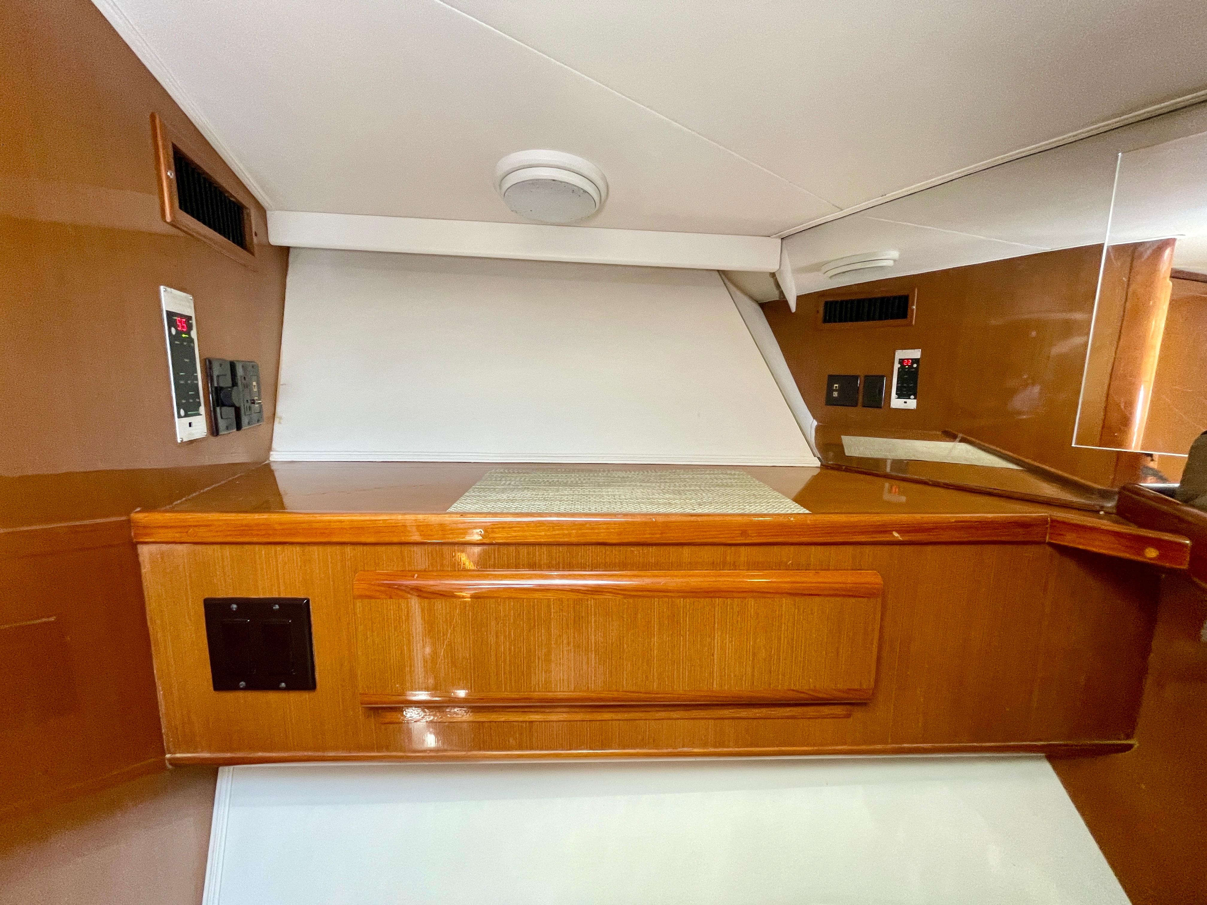 1998-viking-50-convertible-power-9874701-20250716134215943-1