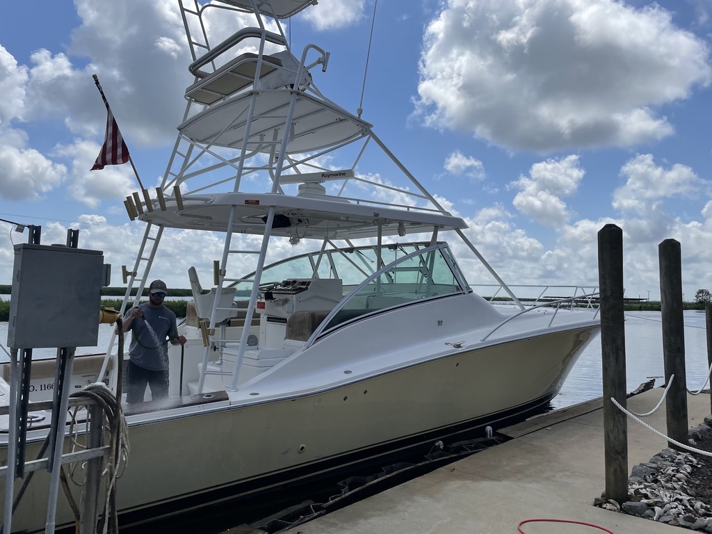 2004 Luhrs boat for sale, model of the boat is 40 & Image # 3 of 3