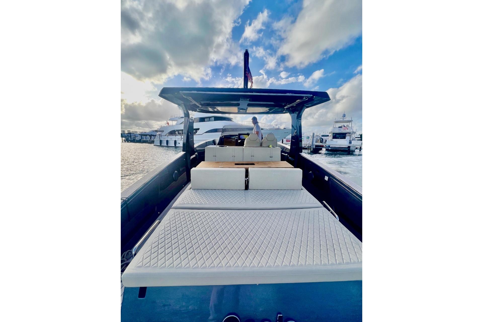 Tesoro-T40 Inboard 2022-OASIS FL-US-9744722 | Thumbnail