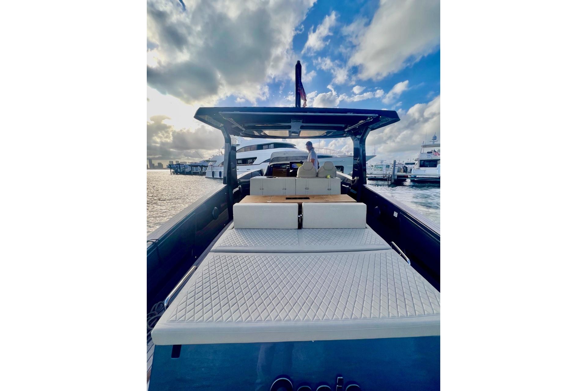 Tesoro-T40 Inboard 2022-OASIS FL-US-9744722 | Thumbnail