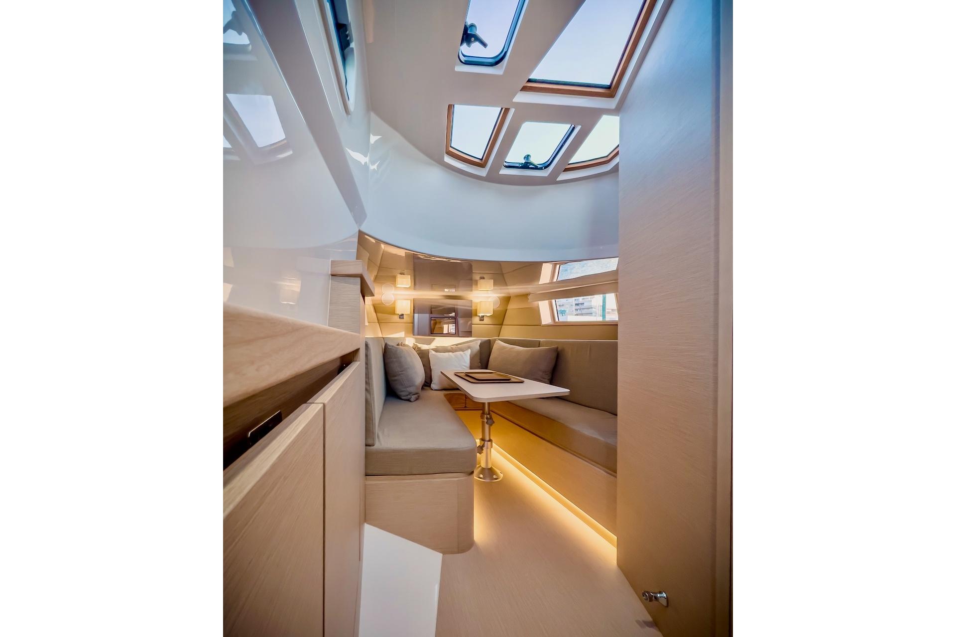 Tesoro-T40 Inboard 2022-OASIS FL-US-9744722 | Thumbnail