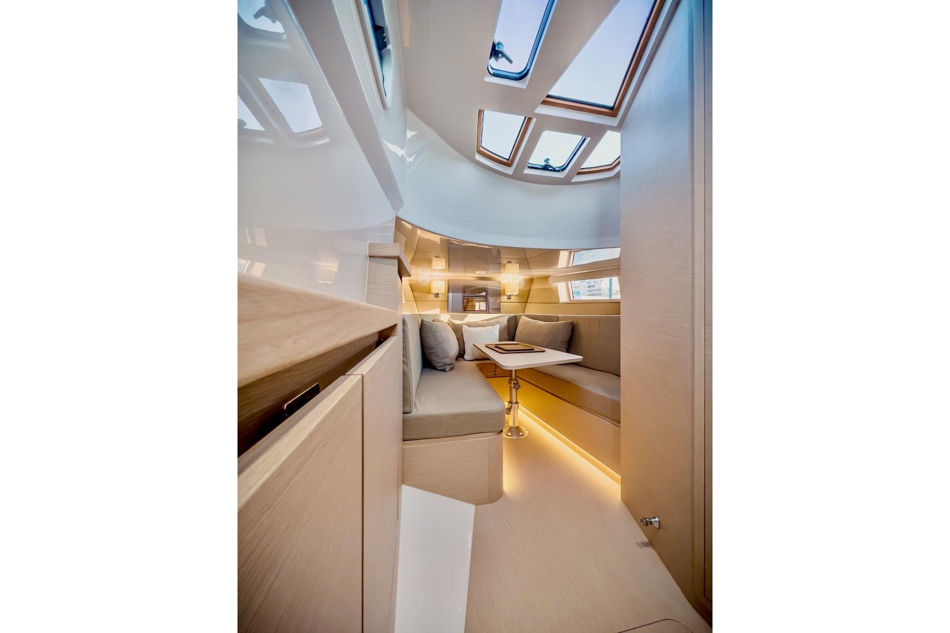 Tesoro-T40 Inboard 2022-OASIS FL-US-9744722 | Thumbnail