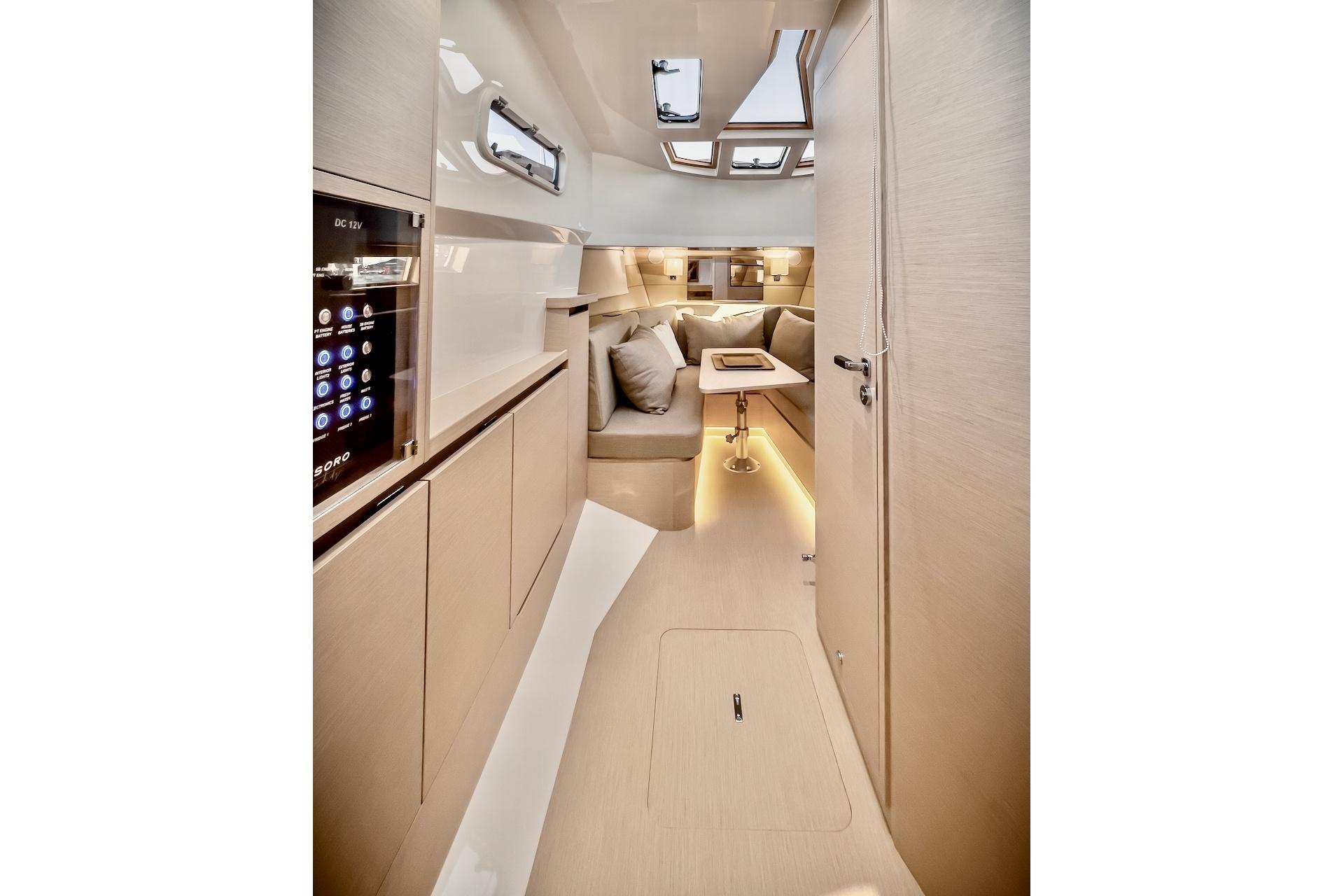 Tesoro-T40 Inboard 2022-OASIS FL-US-9744722 | Thumbnail