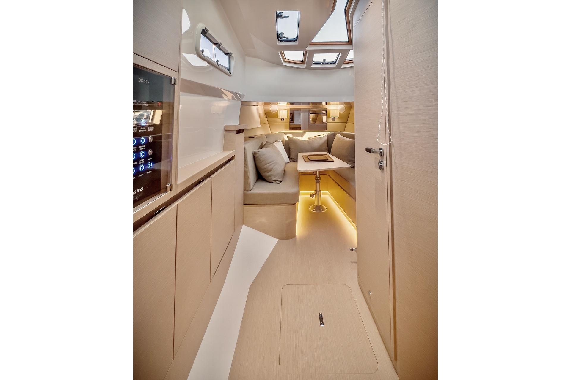 Tesoro-T40 Inboard 2022-OASIS FL-US-9744722 | Thumbnail