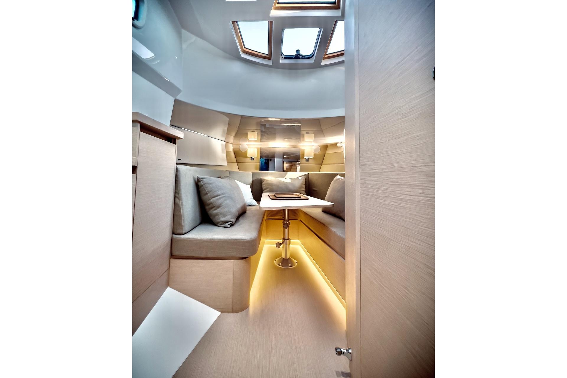 Tesoro-T40 Inboard 2022-OASIS FL-US-9744722 | Thumbnail
