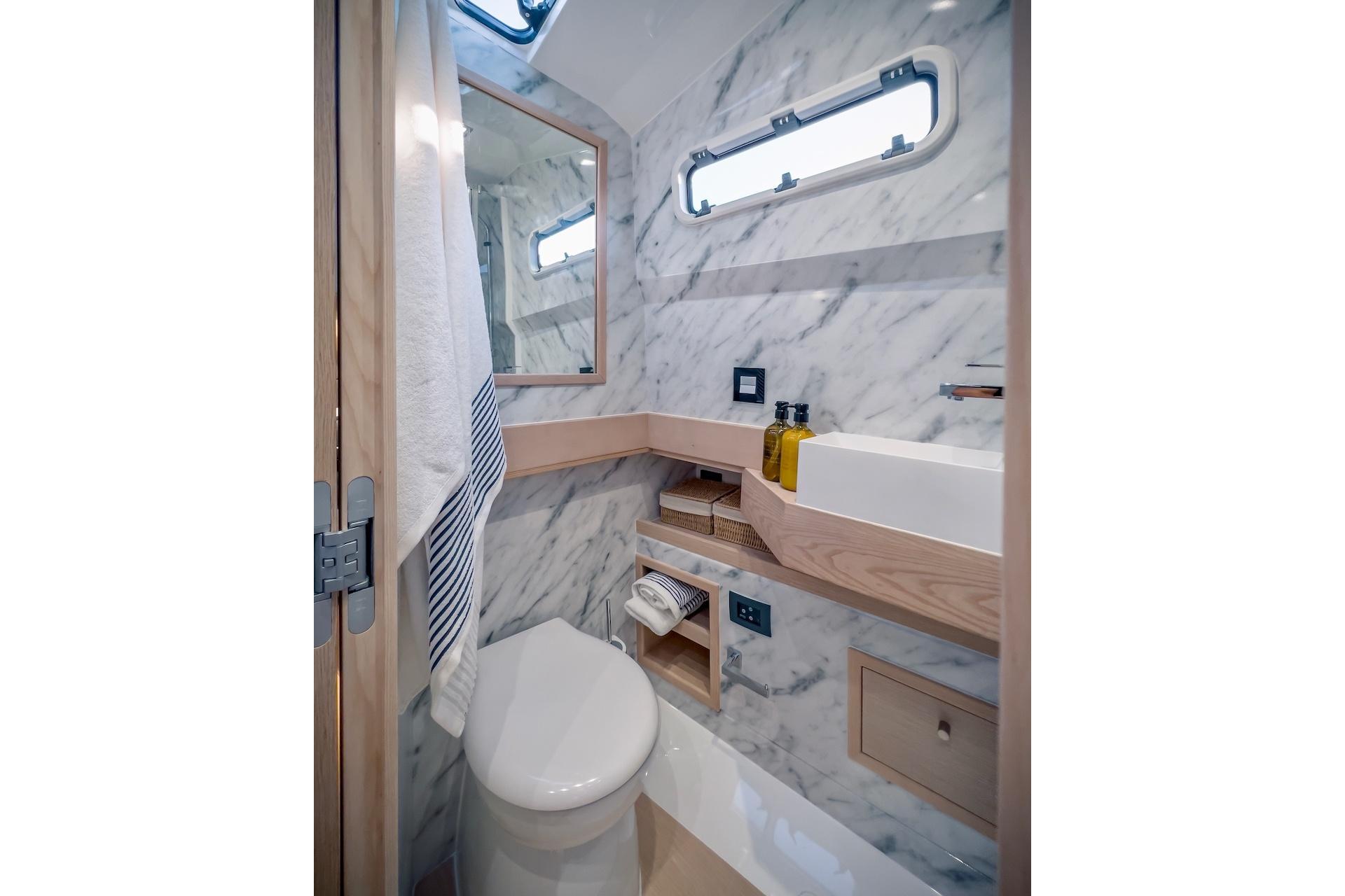 Tesoro-T40 Inboard 2022-OASIS FL-US-9744722 | Thumbnail