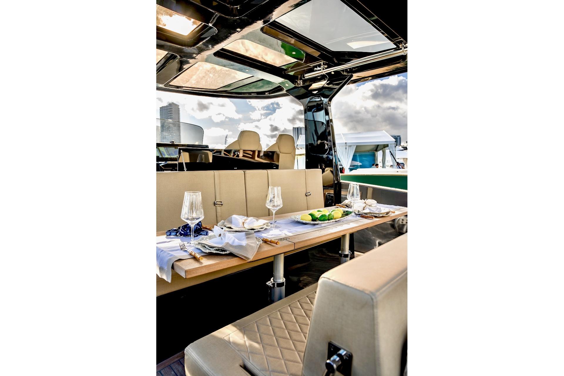 Tesoro-T40 Inboard 2022-OASIS FL-US-9744722 | Thumbnail