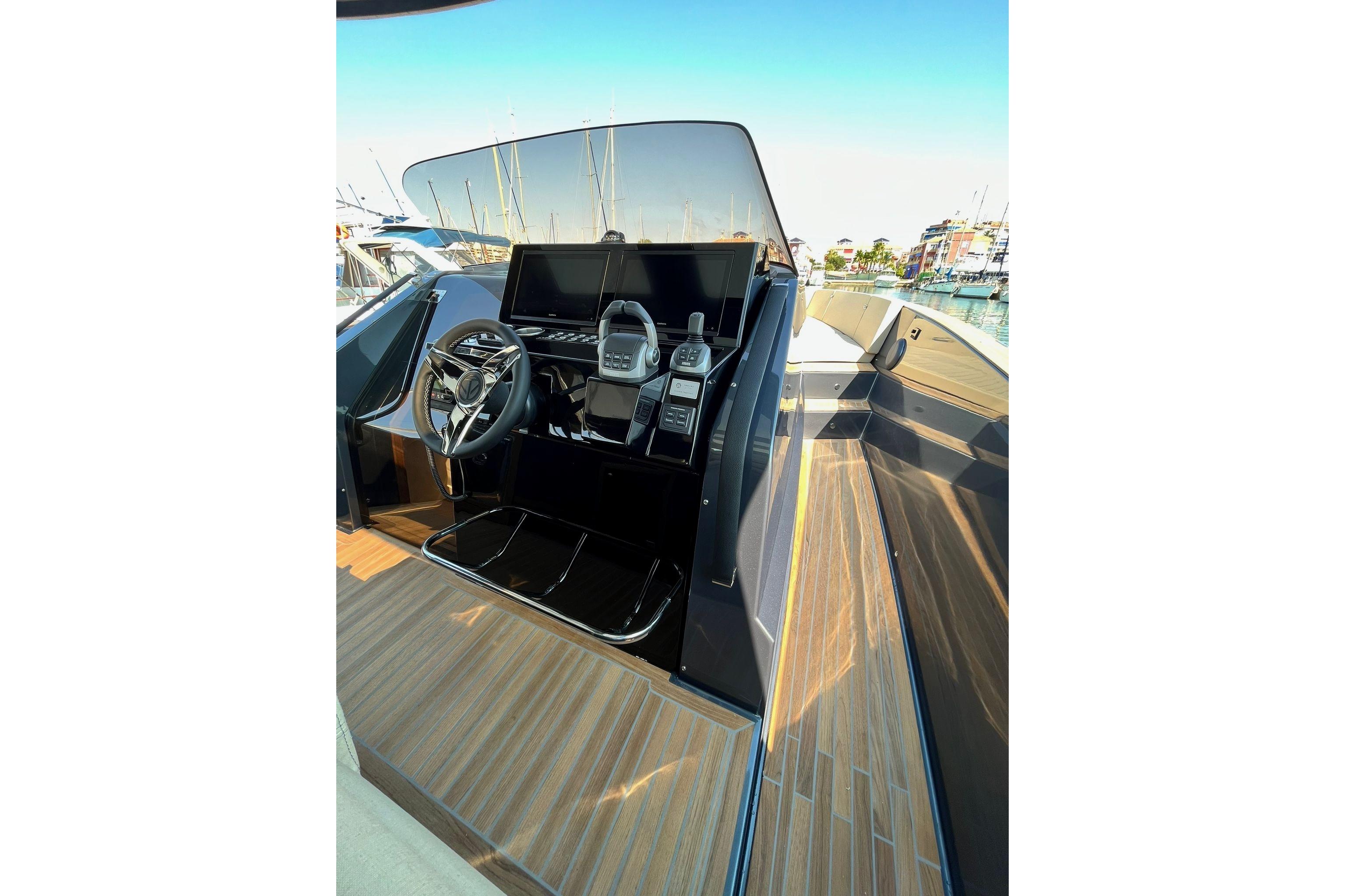 Tesoro-T40 Inboard 2022-OASIS FL-US-9744722 | Thumbnail