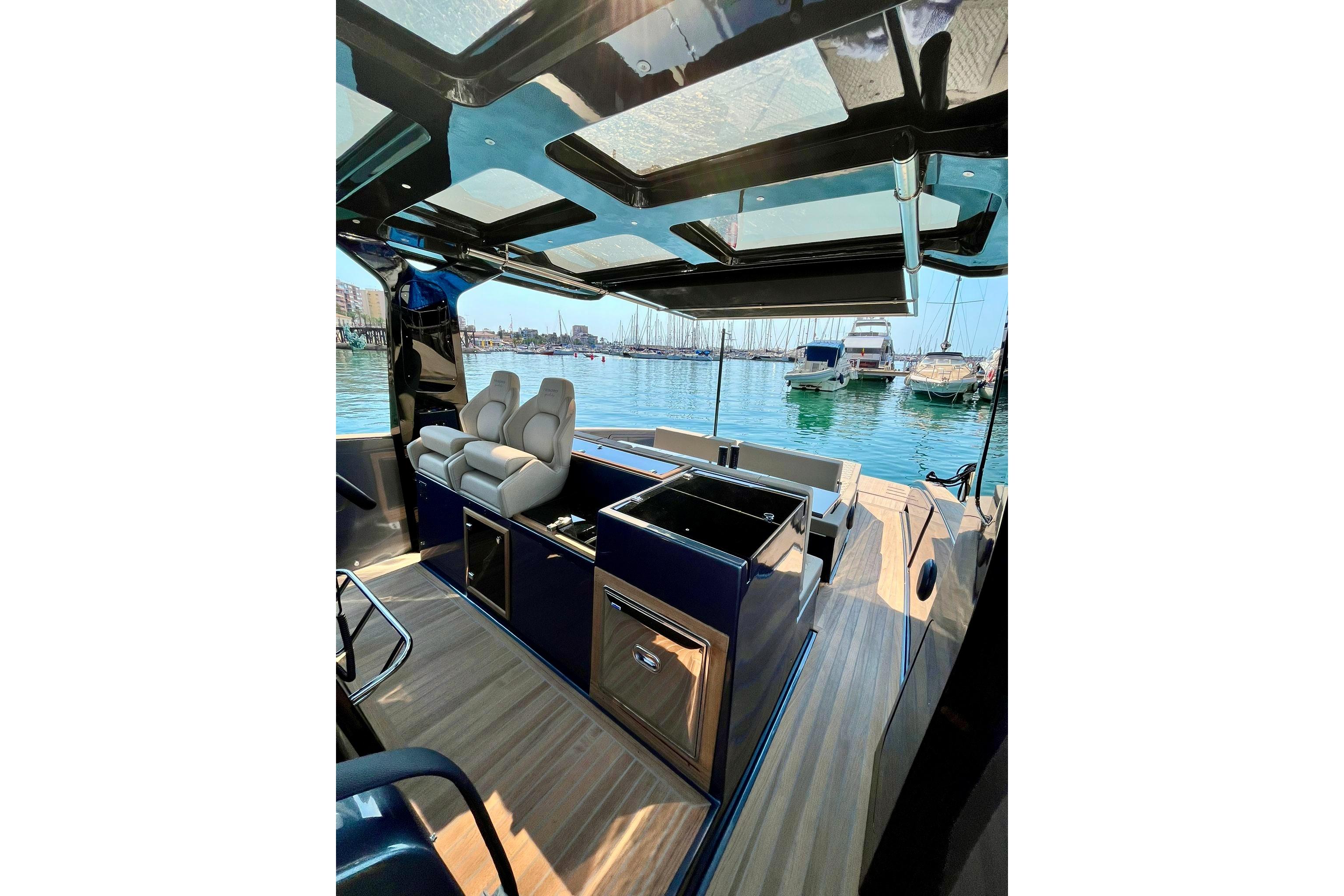 Tesoro-T40 Inboard 2022-OASIS FL-US-9744722 | Thumbnail