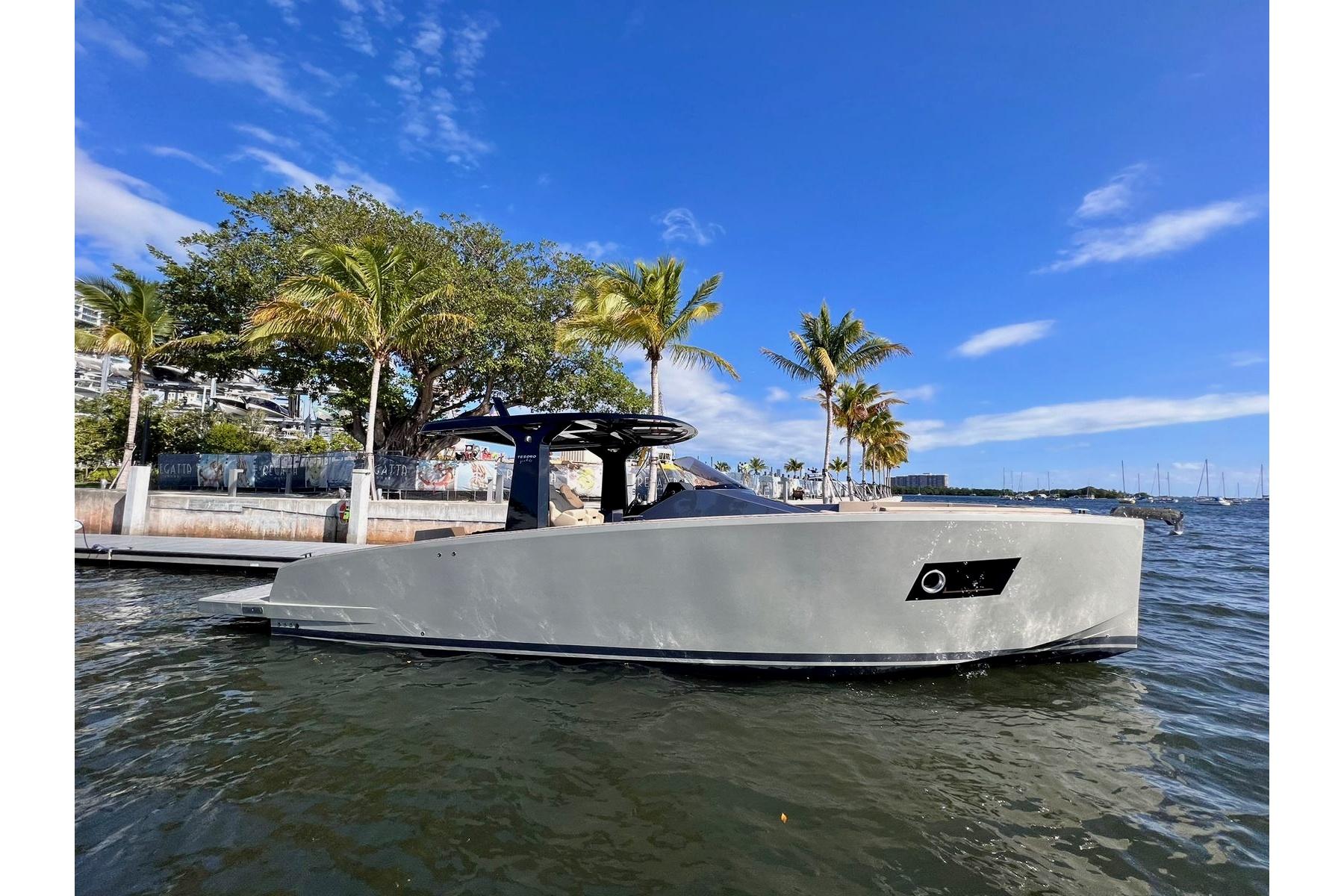 Tesoro-T40 Inboard 2022-OASIS FL-US-9744722 | Thumbnail