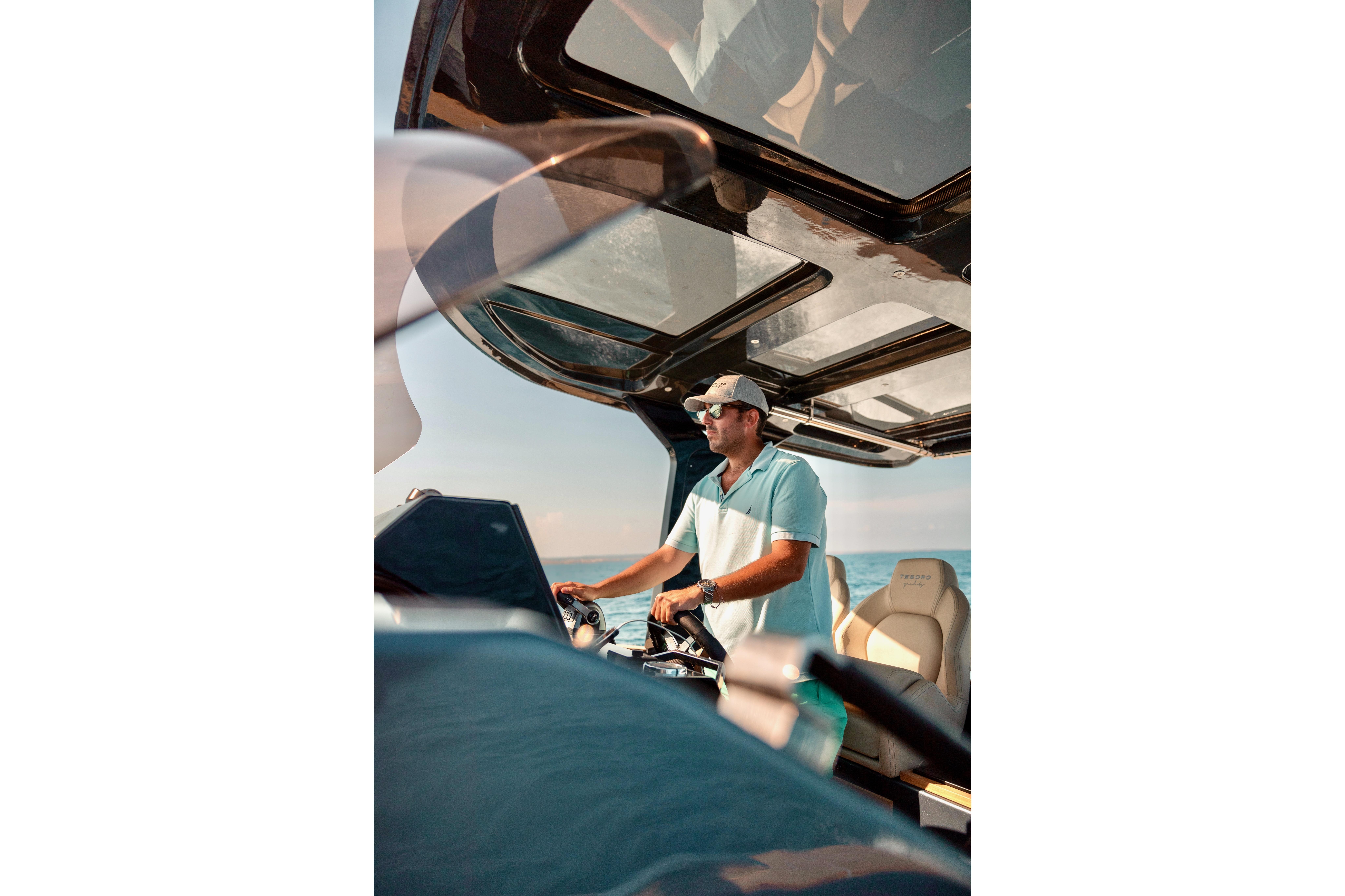Tesoro-T40 Inboard 2022-OASIS FL-US-9744722 | Thumbnail