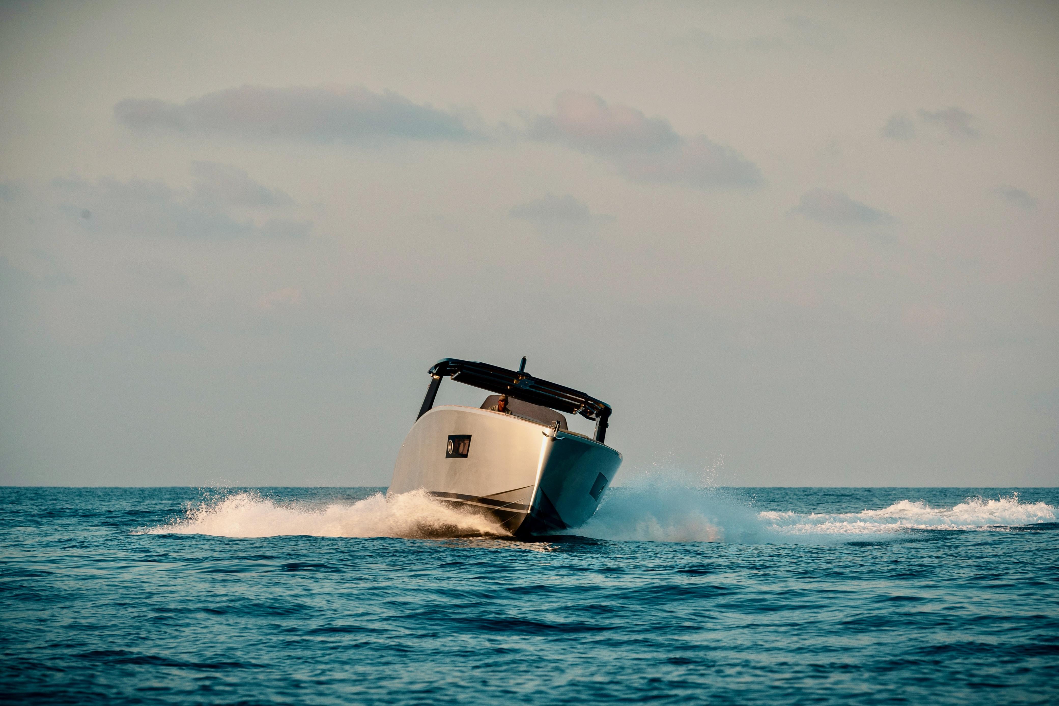 Tesoro-T40 Inboard 2022-OASIS FL-US-9744722 | Thumbnail