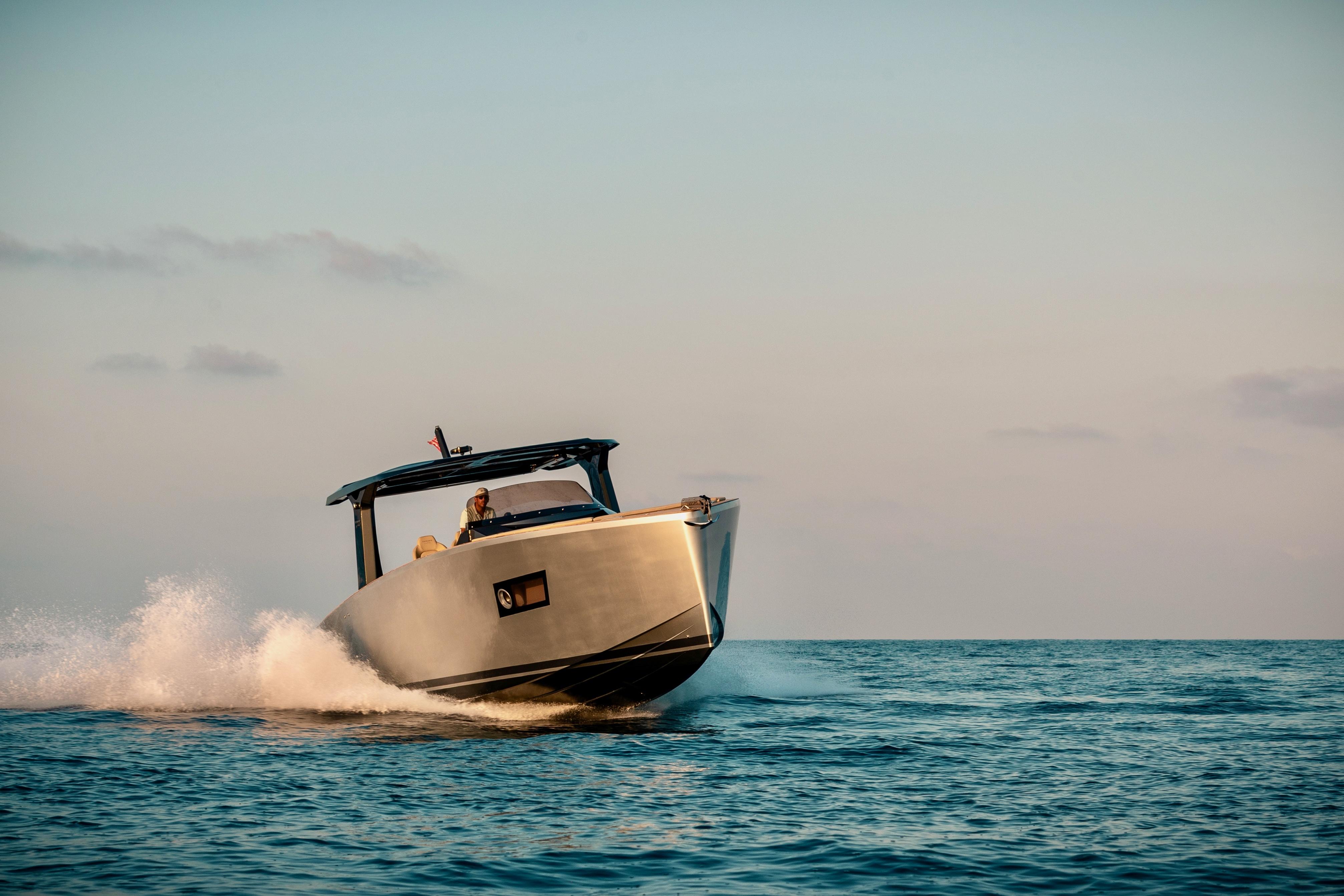 Tesoro-T40 Inboard 2022-OASIS FL-US-9744722 | Thumbnail