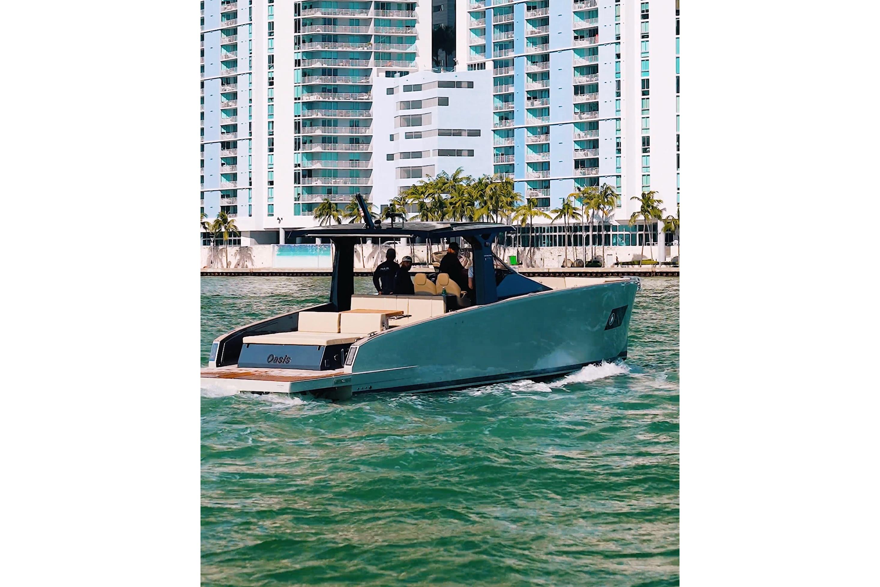 Tesoro-T40 Inboard 2022-OASIS FL-US-9744722 | Thumbnail