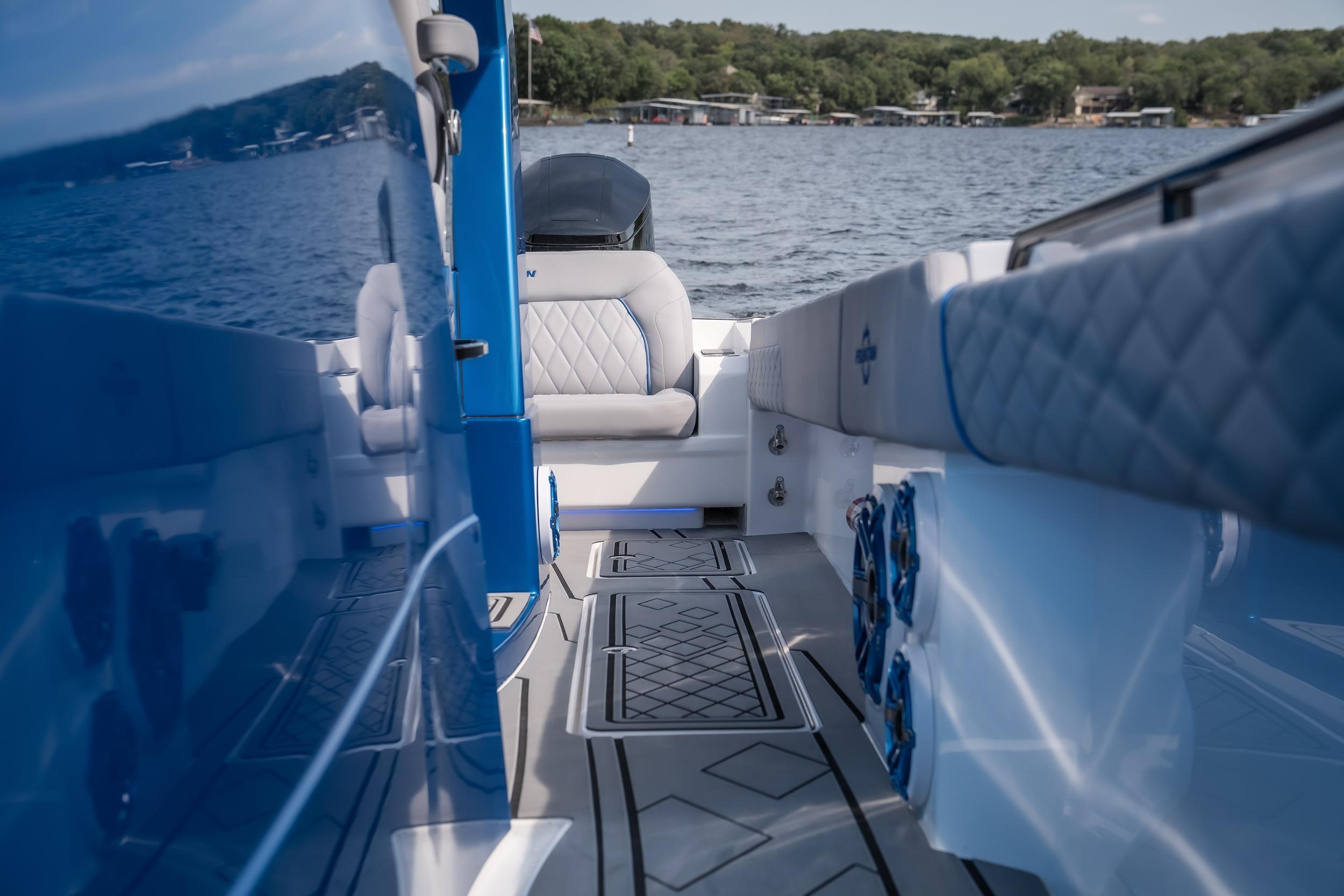 Fountain 43 SCX 2026 | HMY Yachts