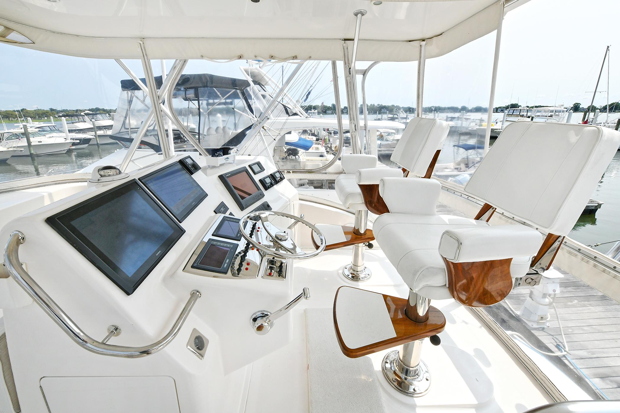 Cabo 40 REELAXATION - Port Side Helm Station & Seating