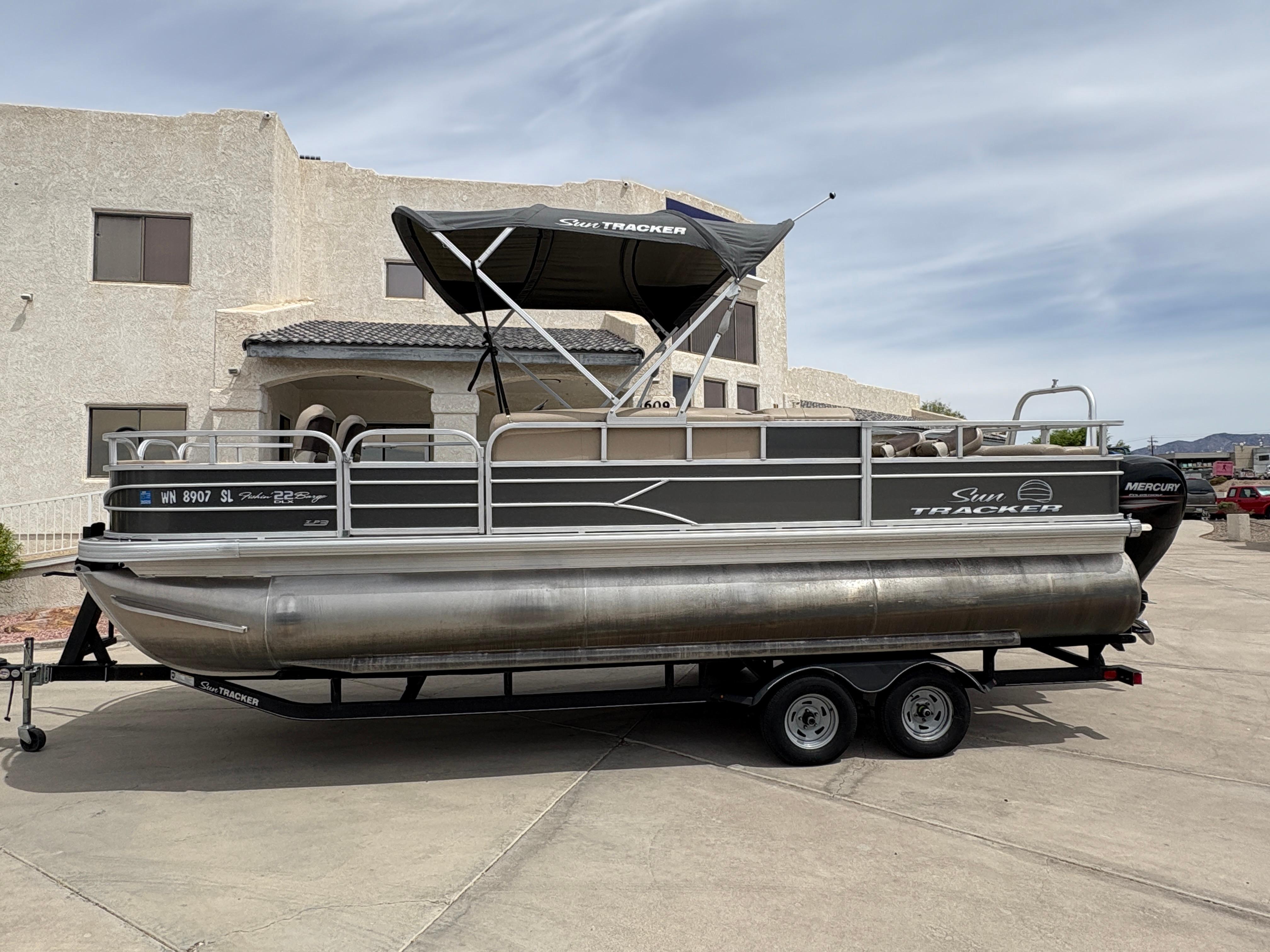 2017 Sun Tracker Fishin' Barge 22 DLX #TRW4842 inventory image at Sun Country Marine Group, Lake Havasu City, AZ 2017 Sun Tracker Fishin' Barge 22 DLX #TRW4842 inventory image at Sun Country Marine Group, Lake Havasu City, AZ