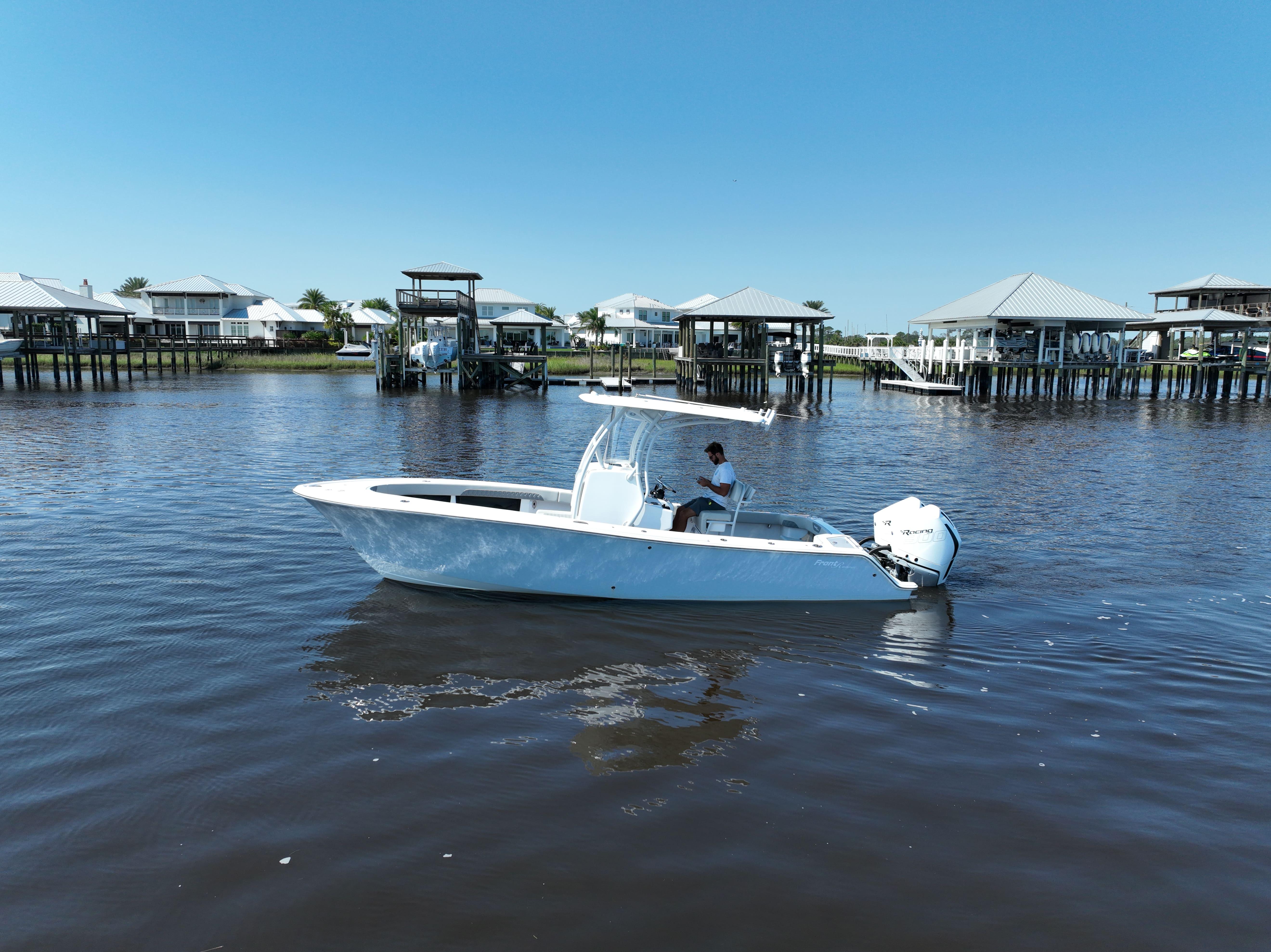 2023-front-runner-26-center-console-power-9714735-20250313130939232-1_XLARGE