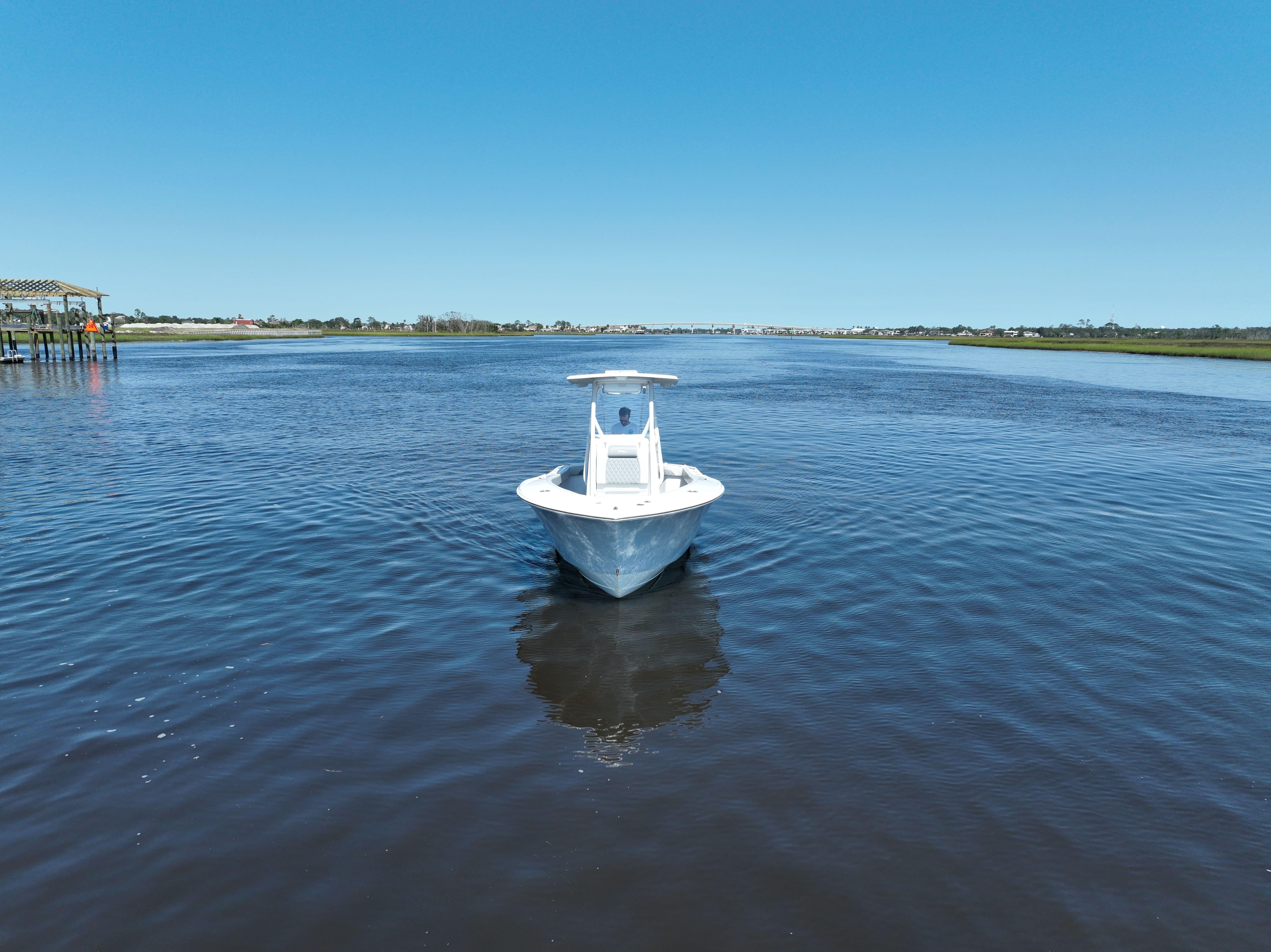 2023-front-runner-26-center-console-power-9714735-20250313131000900-1_XLARGE