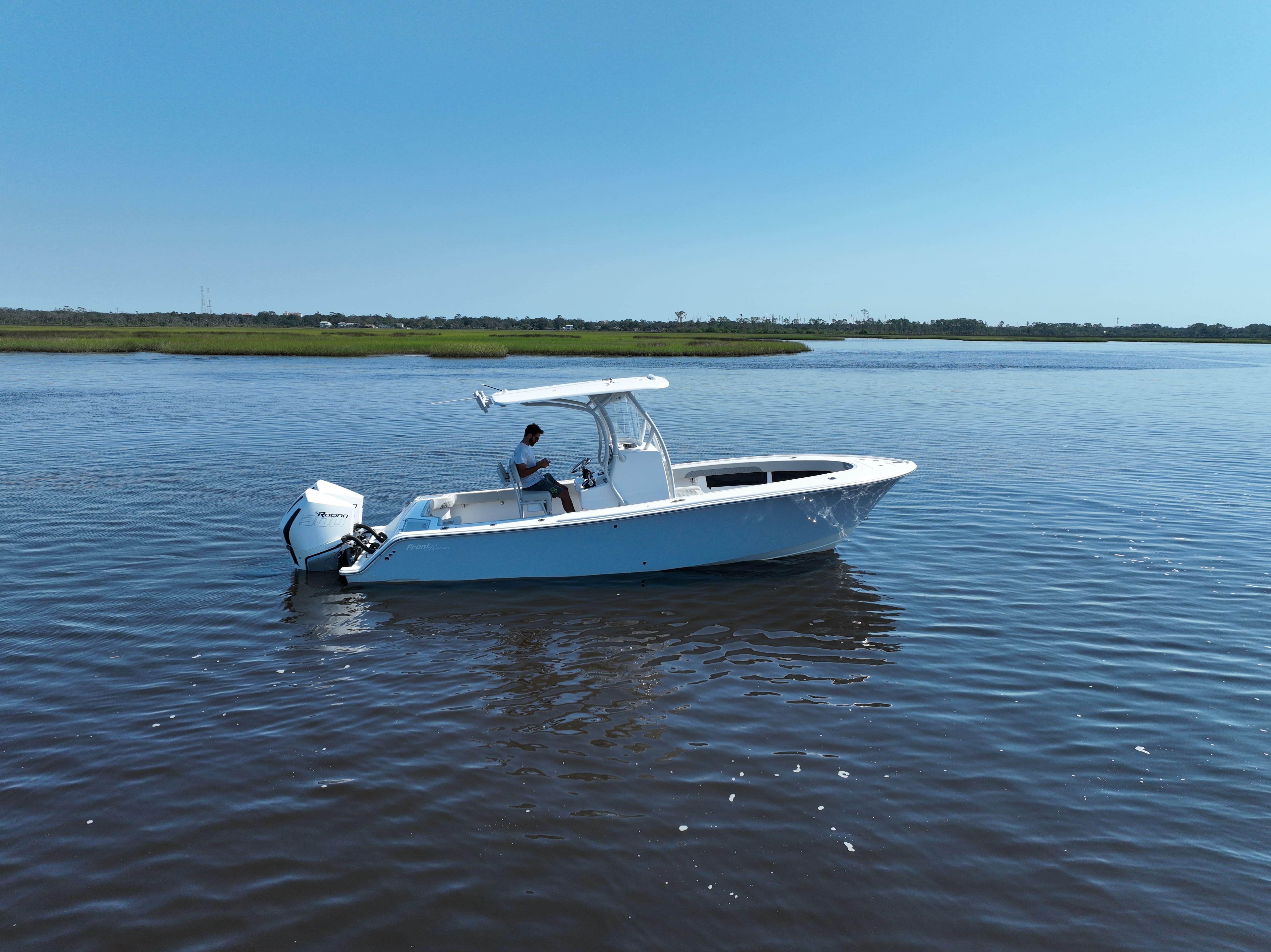 2023-front-runner-26-center-console-power-9714735-20250313131024337-1_XLARGE