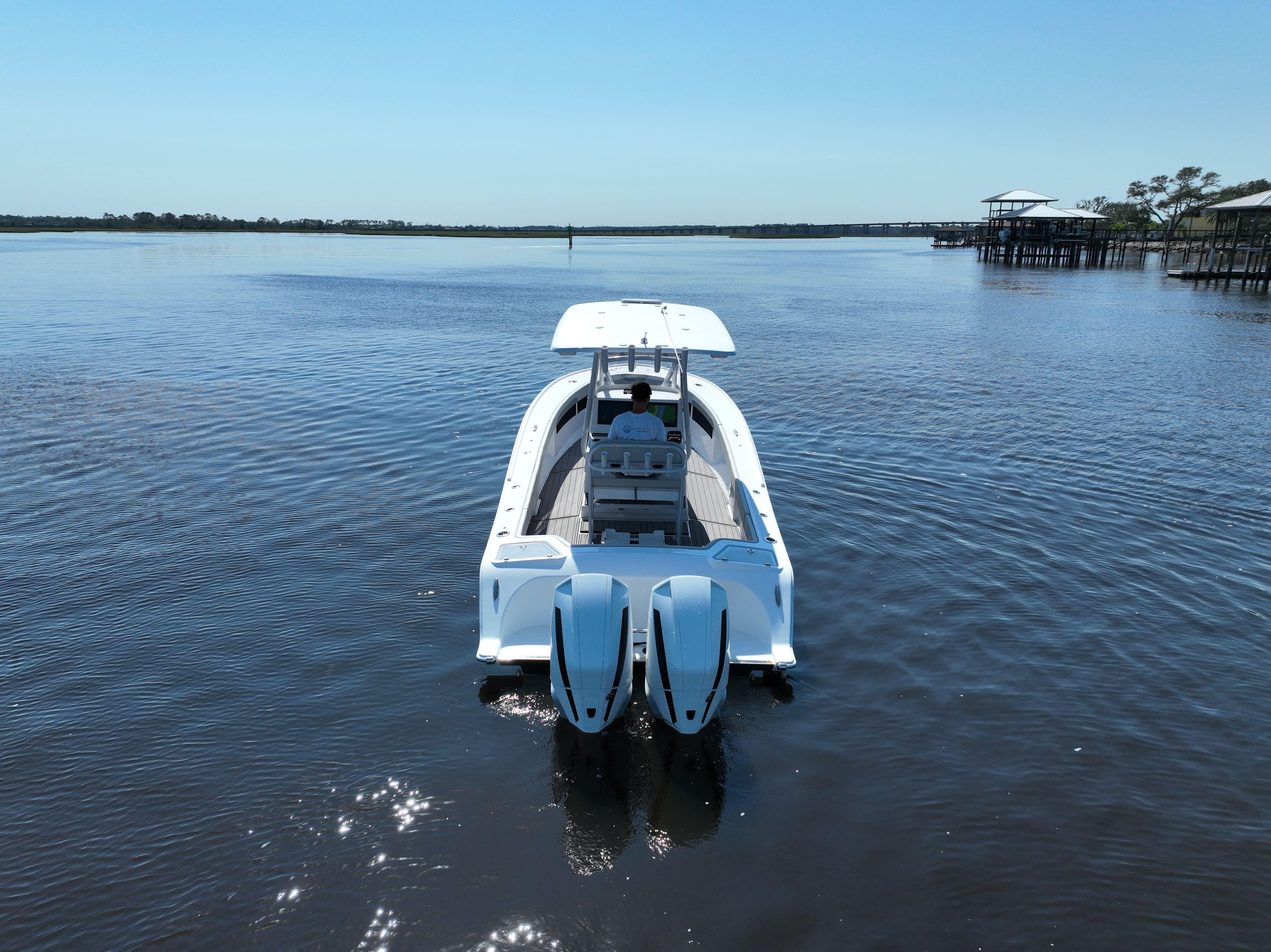 2023-front-runner-26-center-console-power-9714735-20250313131036612-1_XLARGE