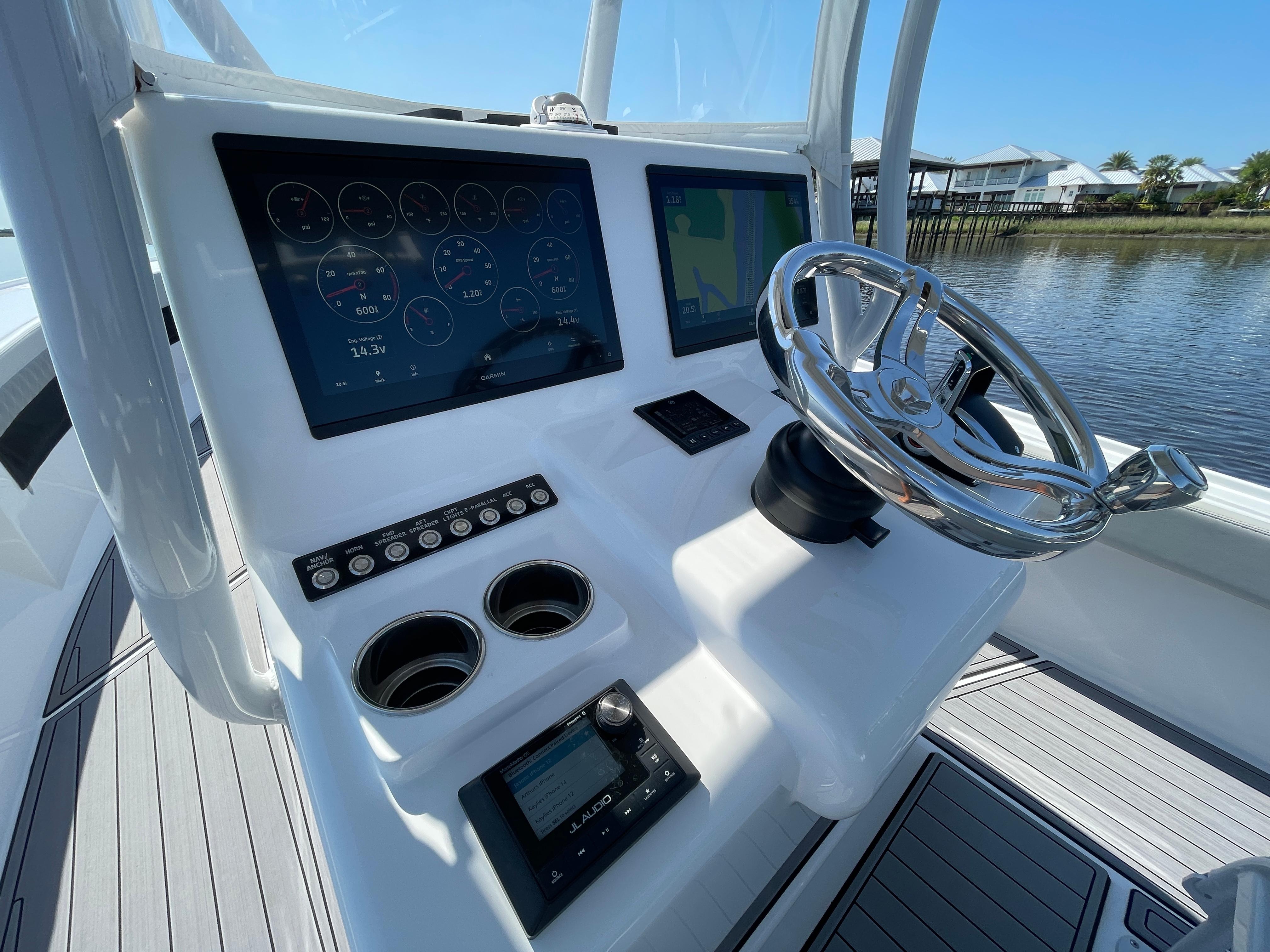 2023-front-runner-26-center-console-power-9714735-20250313131236987-1_XLARGE