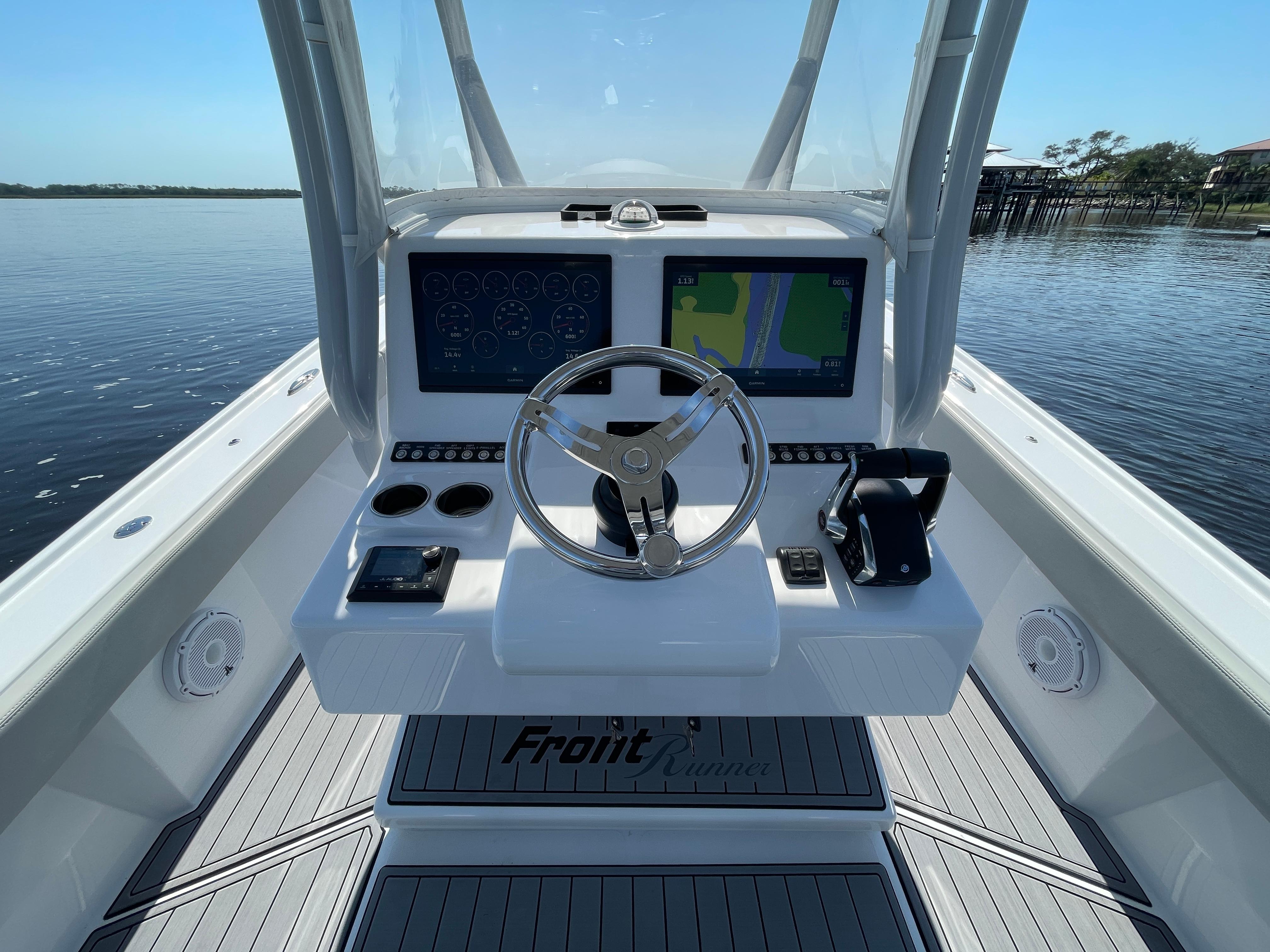 2023-front-runner-26-center-console-power-9714735-20250313131241836-1_XLARGE