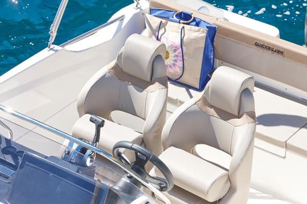 Quicksilver Activ 555 Open