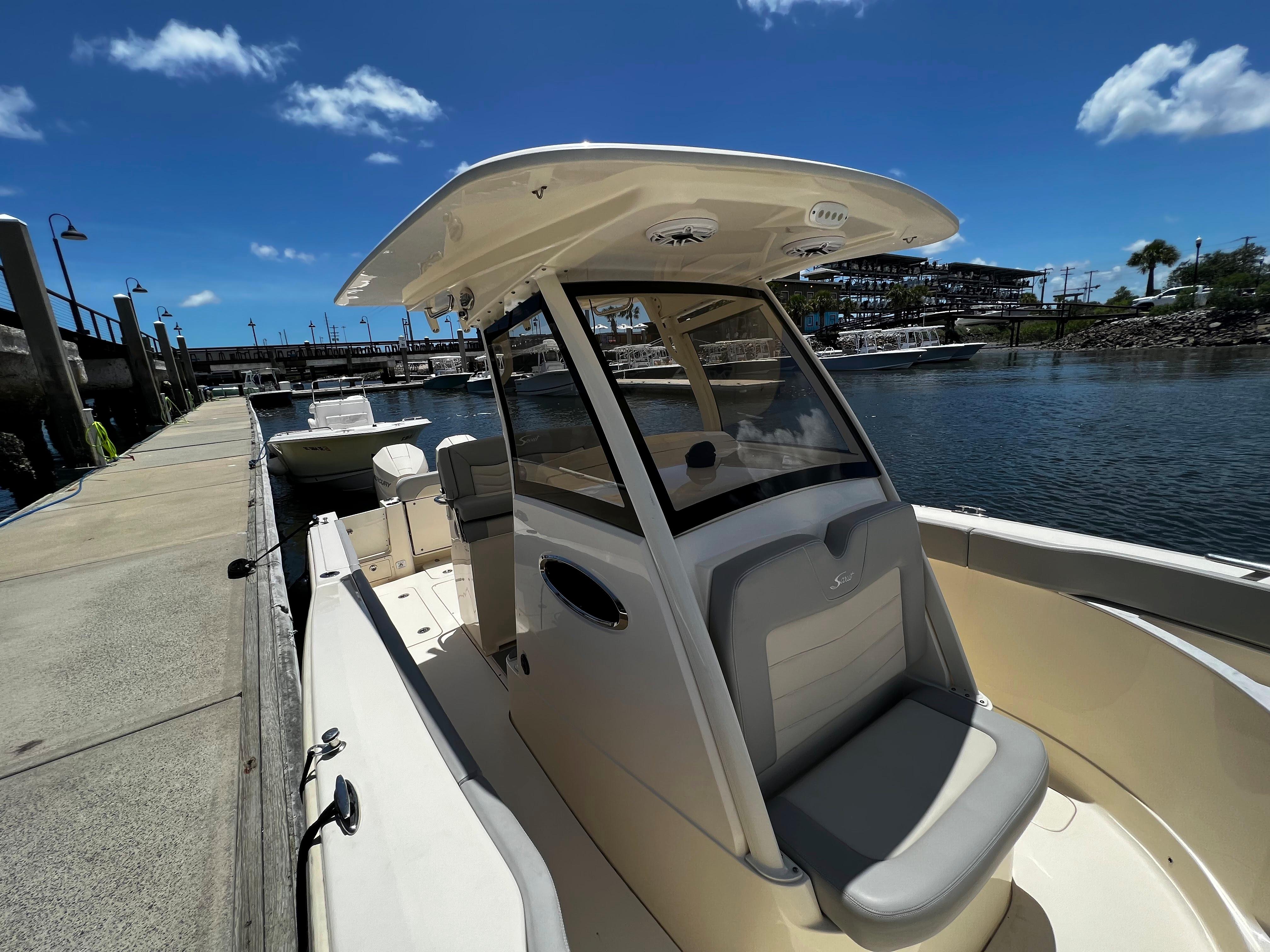 Scout 277 LXF - Center Console