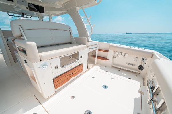 36' Boston Whaler, Listing Number 100916704, Image No. 4