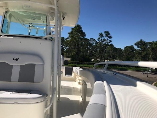 2020 Mako boat for sale, model of the boat is 284 CC & Image # 6 of 99