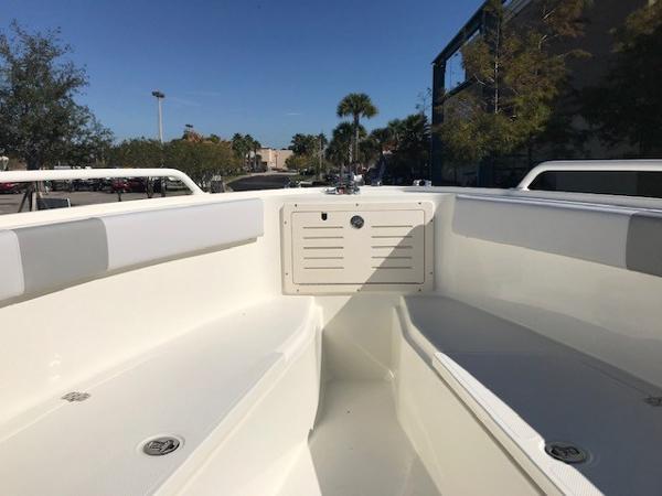 2020 Mako boat for sale, model of the boat is 284 CC & Image # 7 of 99