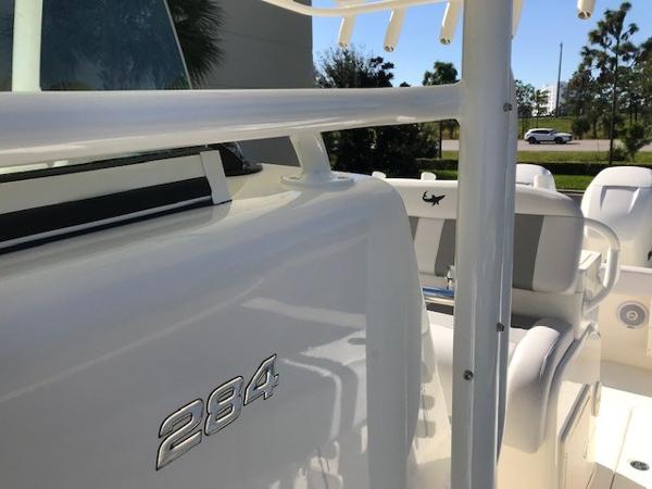 2020 Mako boat for sale, model of the boat is 284 CC & Image # 8 of 99