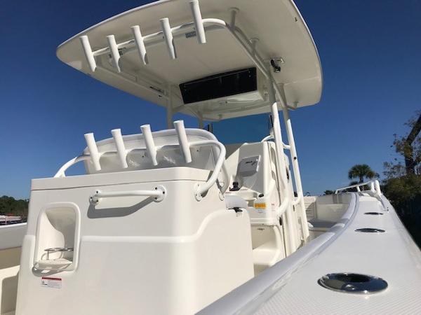 2020 Mako boat for sale, model of the boat is 284 CC & Image # 13 of 99