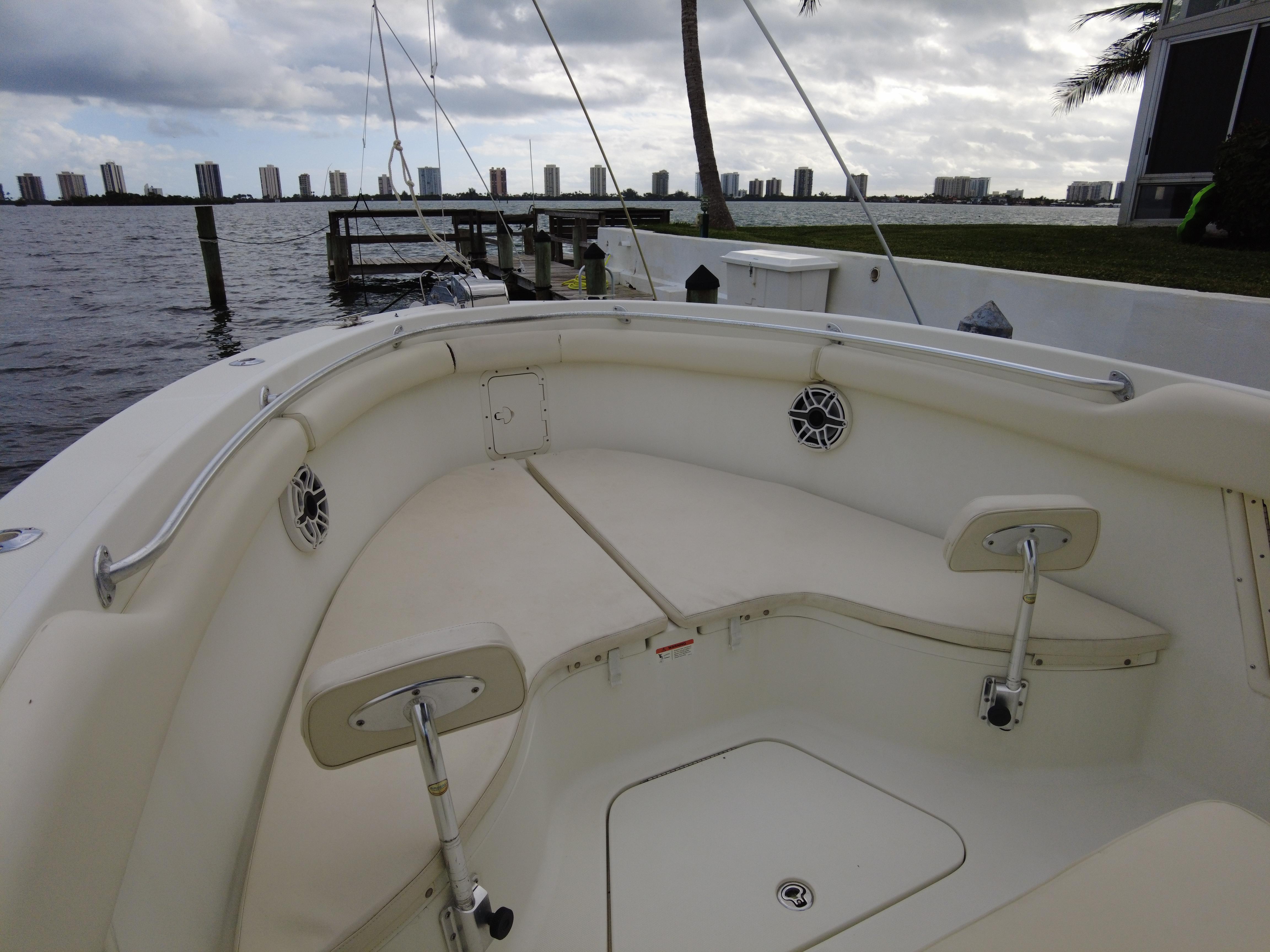 2003 Hydra-Sports Vector 2800- bow seating