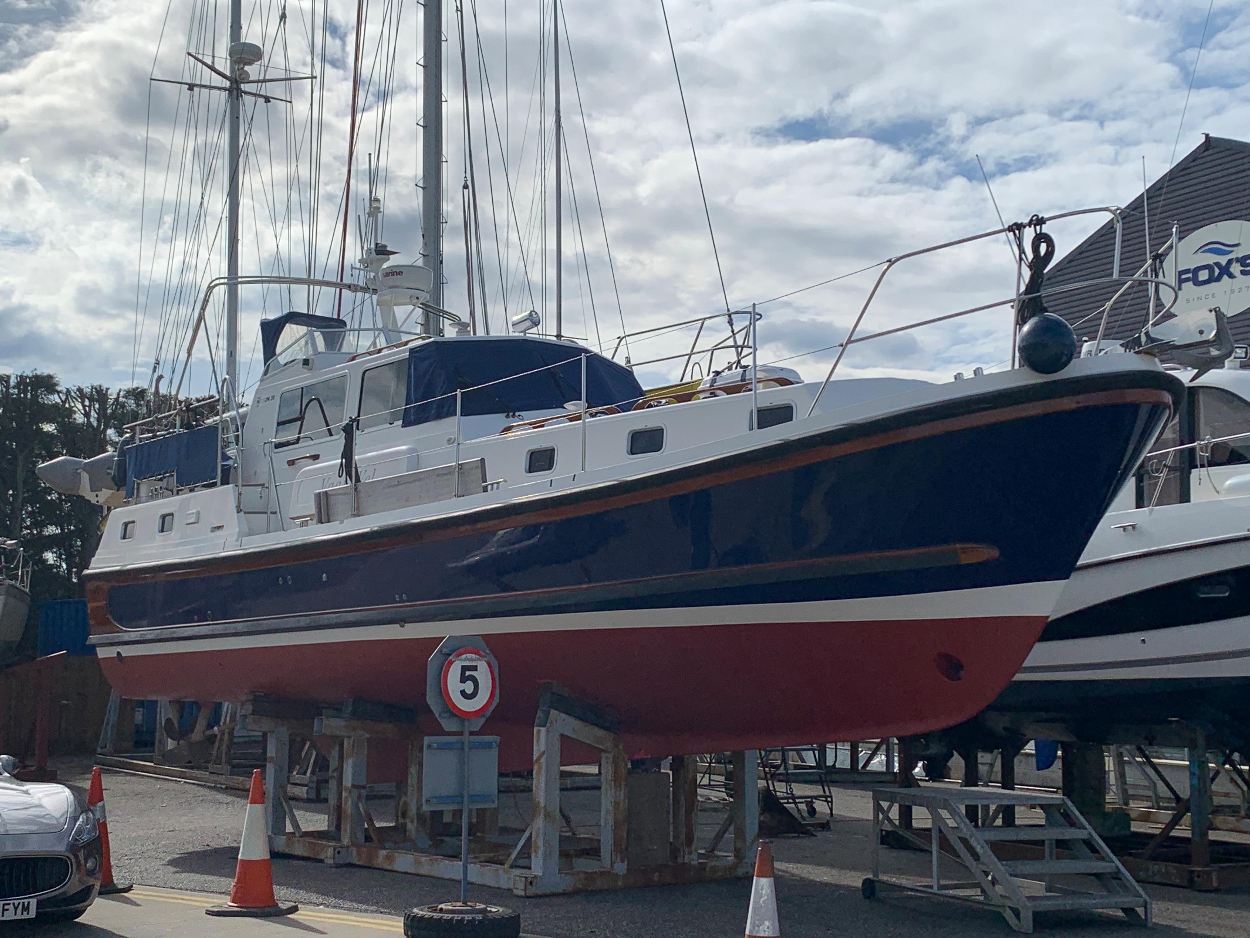 nelson 38 motor yacht