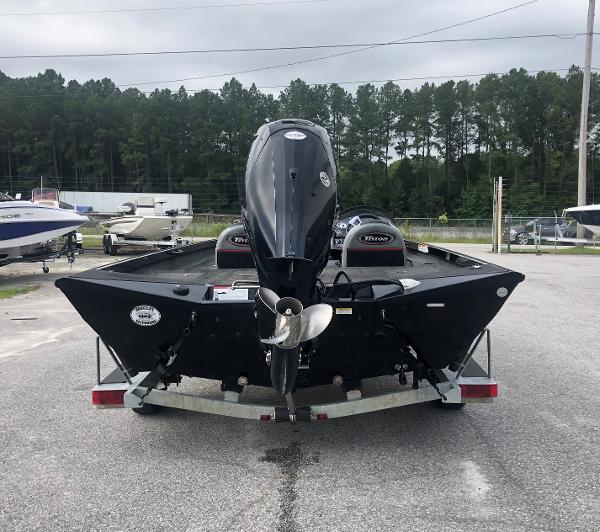 2016 Triton boat for sale, model of the boat is 18 C TX & Image # 3 of 29