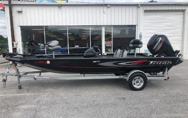 2016 Triton boat for sale, model of the boat is 18 C TX & Image # 8 of 29