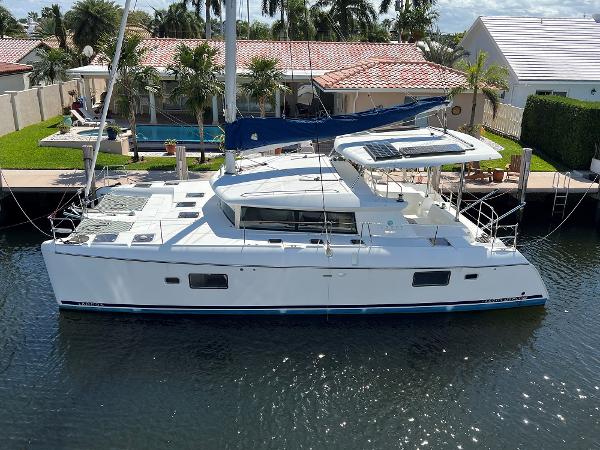 42' Lagoon 420 Owners Version Hybrid Sailing Cat